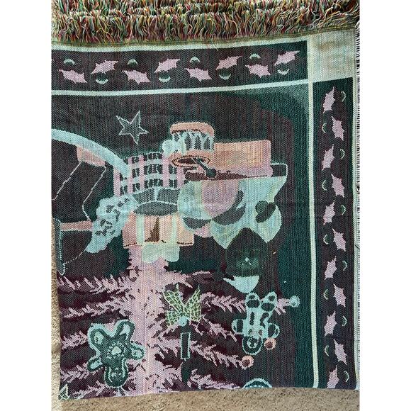 Christmas tapestry blanket, tree, holly, toys lightweight LARGE 50 x 60 - Picture 7 of 9
